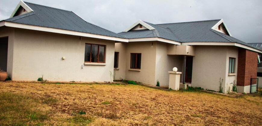 3 Bedrooms Whiteriver Fairlands Estate