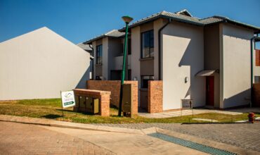3 Bedrooms Sunset Villa Nelspruit