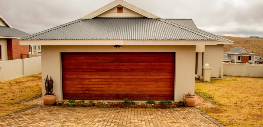 3 Bedrooms Whiteriver Fairlands Estate