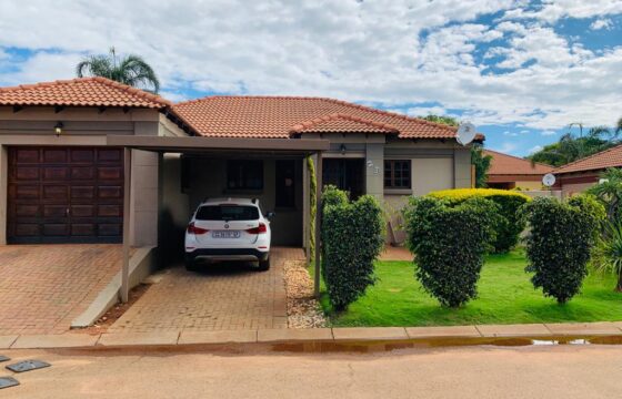 2 Bed Townhouse in Heatherview Francel Ii Estate Street Pretoria