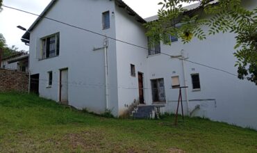 Spacious 2 bedroom flat Kamagugu(Freidenheim Farm)